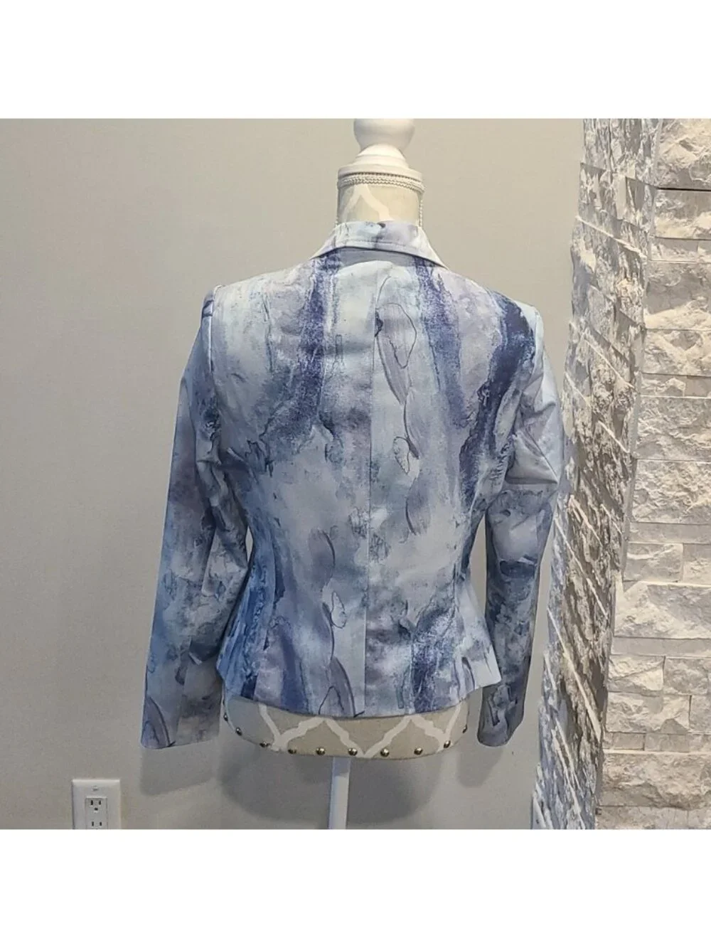 FREDA'S Watercolor textured feel blazer